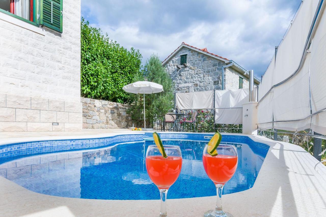 Villa Holiday Home Zvecanje Extérieur photo