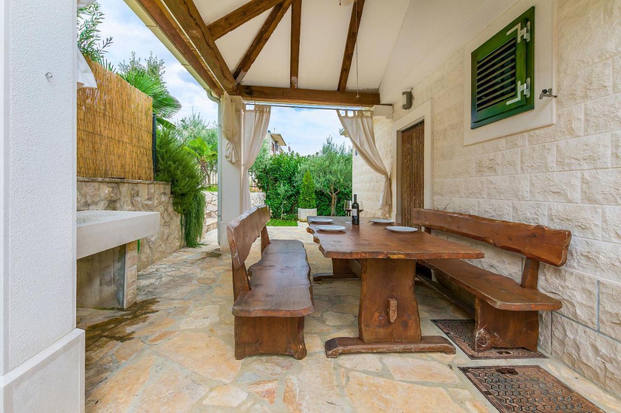 Villa Holiday Home Zvecanje Extérieur photo