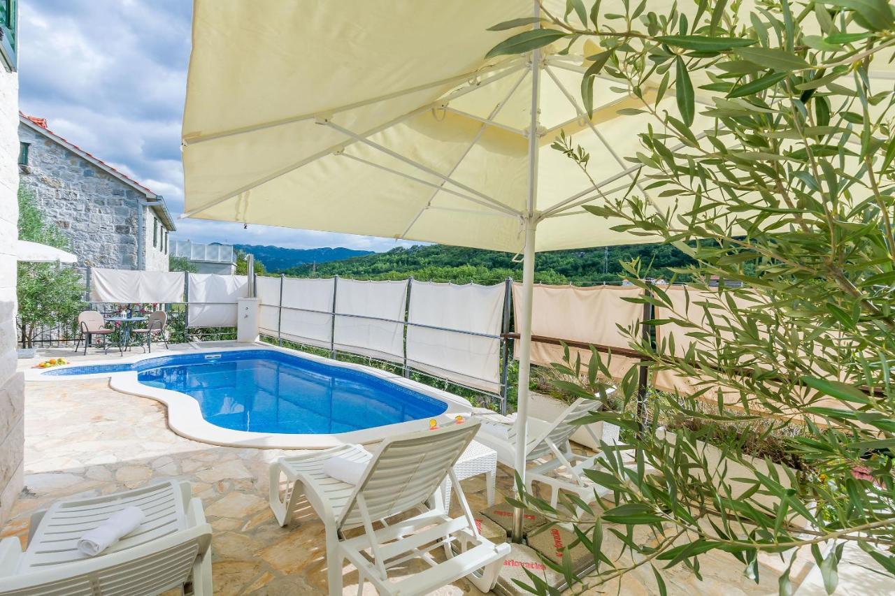 Villa Holiday Home Zvecanje Extérieur photo