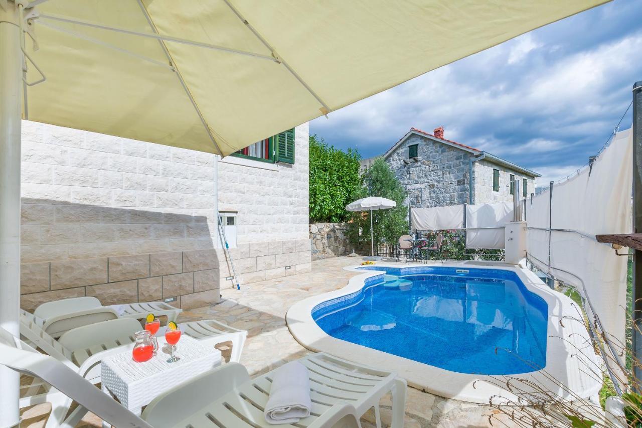 Villa Holiday Home Zvecanje Extérieur photo