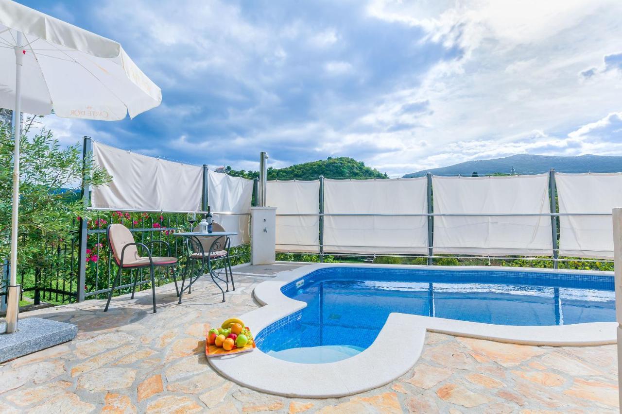 Villa Holiday Home Zvecanje Extérieur photo