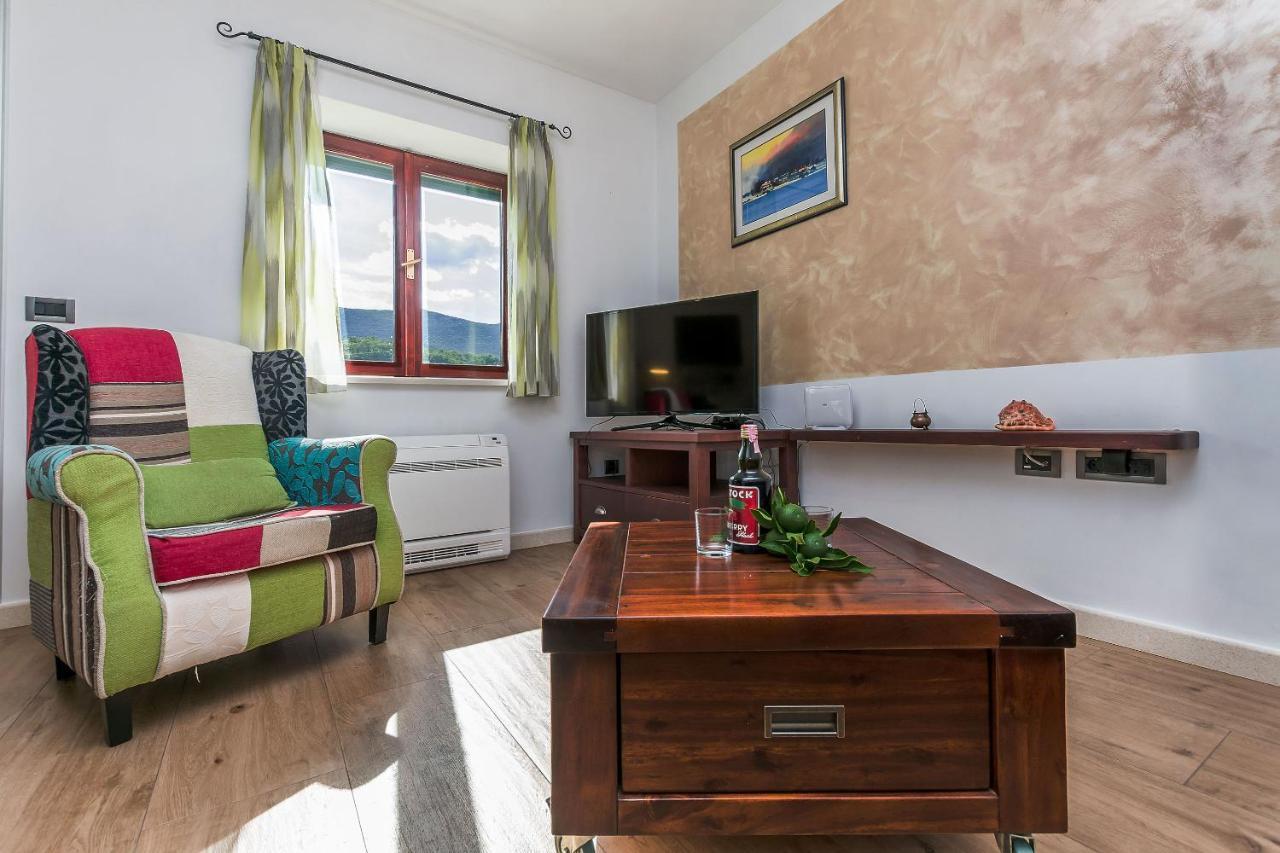 Villa Holiday Home Zvecanje Extérieur photo